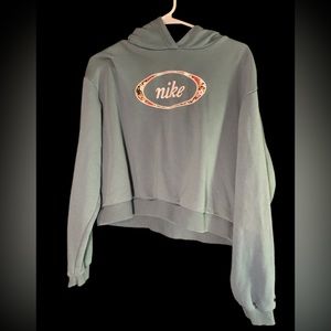 Women’s medium Nike hooded sweatshirt great condition
